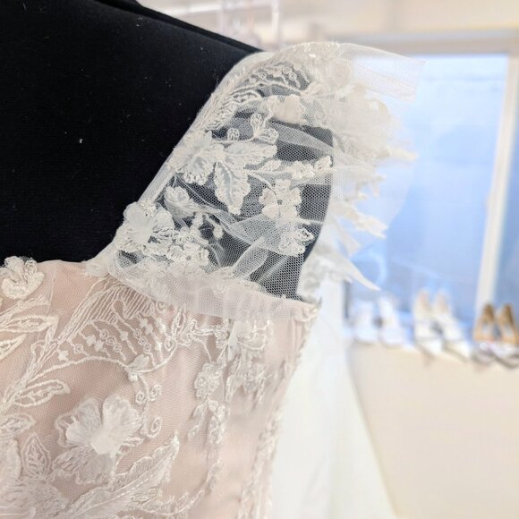 Madi Lane Junie wedding dress size 20 in mocha - Picture 5 of 17